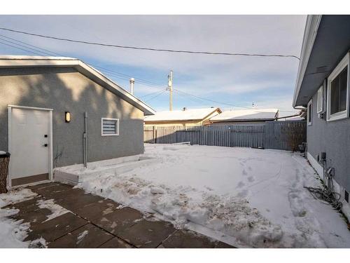 639 Maidstone Drive, Calgary, AB - Outdoor With Exterior