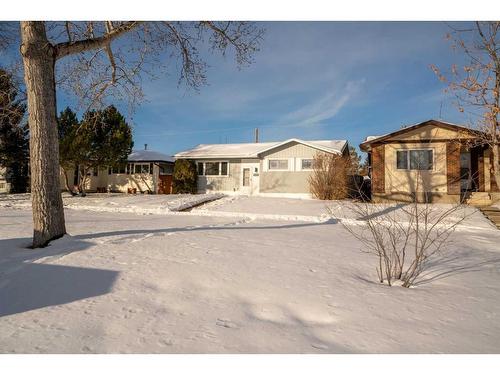 639 Maidstone Drive, Calgary, AB - Outdoor