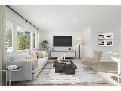 639 Maidstone Drive, Calgary, AB - Indoor Photo Showing Living Room