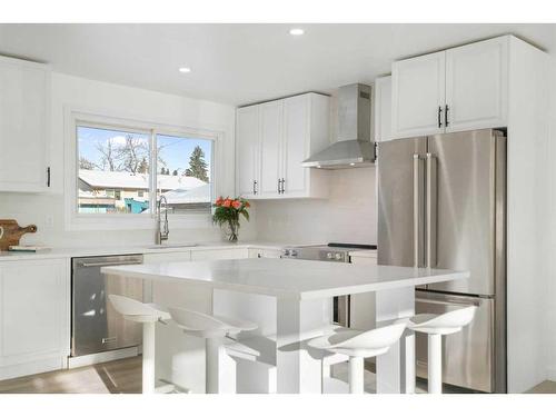 639 Maidstone Drive, Calgary, AB - Indoor Photo Showing Kitchen With Stainless Steel Kitchen With Upgraded Kitchen