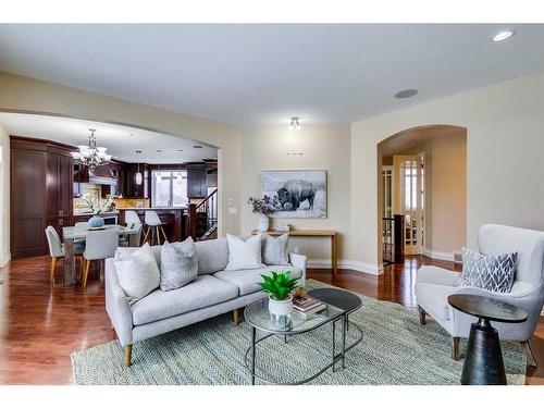 2332 6 Street Se, Calgary, AB - Indoor Photo Showing Living Room