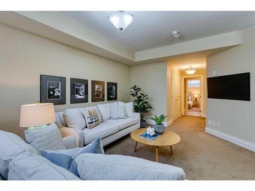 2332 6 Street Se, Calgary, AB - Indoor Photo Showing Living Room