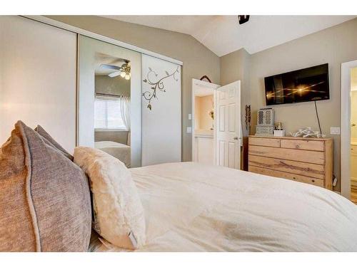 153 Arbour Wood Mews Nw, Calgary, AB - Indoor Photo Showing Bedroom