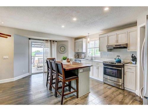 153 Arbour Wood Mews Nw, Calgary, AB - Indoor Photo Showing Kitchen