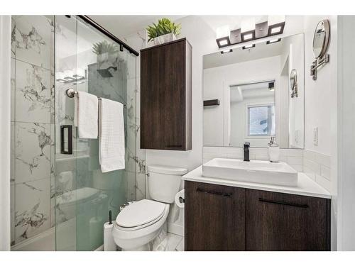 308-2702 17 Avenue Sw, Calgary, AB - Indoor Photo Showing Bathroom