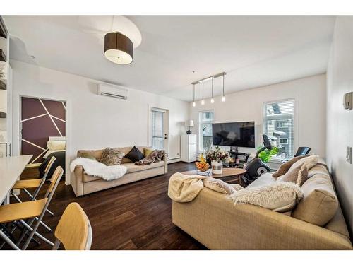 308-2702 17 Avenue Sw, Calgary, AB - Indoor Photo Showing Living Room