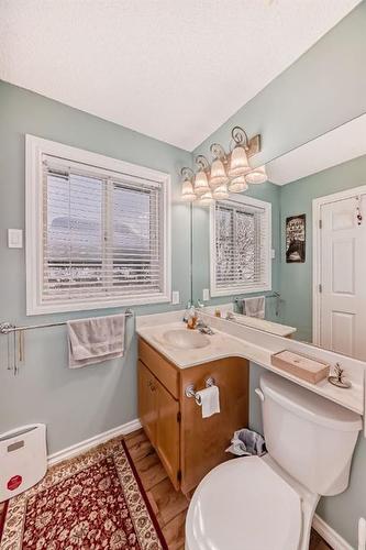 83 Sheep River Heights, Okotoks, AB - Indoor Photo Showing Bathroom