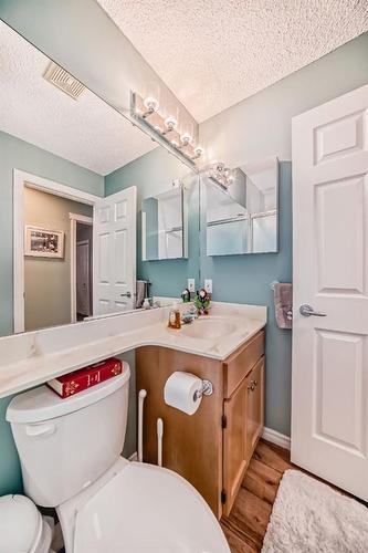 83 Sheep River Heights, Okotoks, AB - Indoor Photo Showing Bathroom