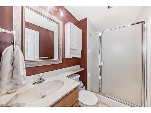 83 Sheep River Heights, Okotoks, AB - Indoor Photo Showing Bathroom