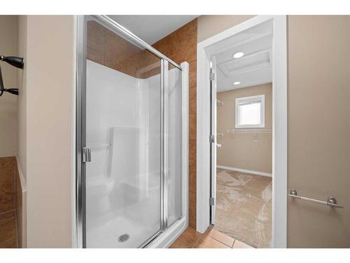 144 Mahogany Terrace Se, Calgary, AB - Indoor Photo Showing Bathroom