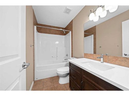 144 Mahogany Terrace Se, Calgary, AB - Indoor Photo Showing Bathroom