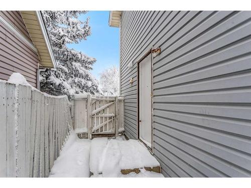 59 Falton Way Ne, Calgary, AB - Outdoor