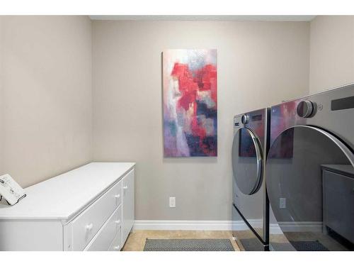 373 Nolan Hill Boulevard Nw, Calgary, AB - Indoor Photo Showing Laundry Room