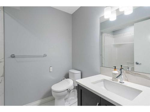 373 Nolan Hill Boulevard Nw, Calgary, AB - Indoor Photo Showing Bathroom