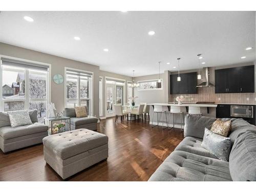 373 Nolan Hill Boulevard Nw, Calgary, AB - Indoor Photo Showing Living Room