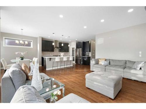 373 Nolan Hill Boulevard Nw, Calgary, AB - Indoor Photo Showing Living Room