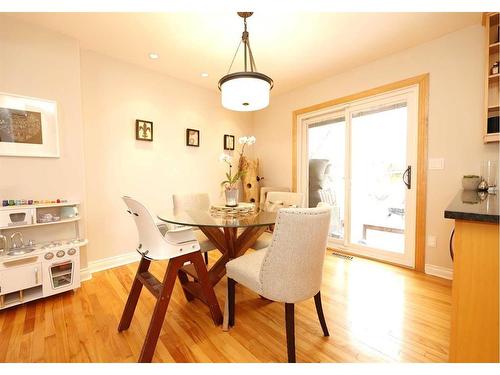 4417 Quentin Court Sw, Calgary, AB - Indoor Photo Showing Dining Room