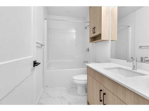 216-60 Sage Hill Walk Nw, Calgary, AB - Indoor Photo Showing Bathroom