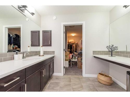 39 Legacy Glen Terrace Se, Calgary, AB - Indoor Photo Showing Bathroom