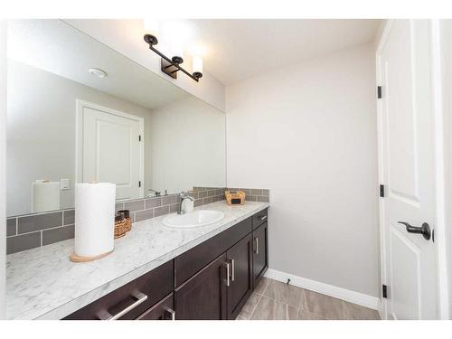 39 Legacy Glen Terrace Se, Calgary, AB - Indoor Photo Showing Bathroom