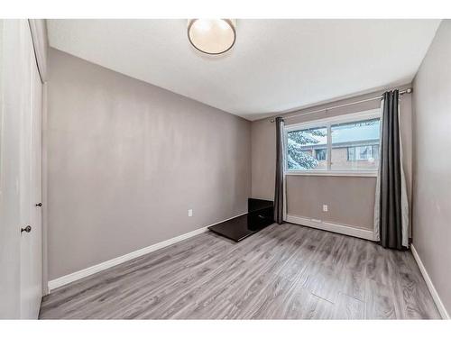 302-1001 68 Avenue Sw, Calgary, AB - Indoor Photo Showing Other Room