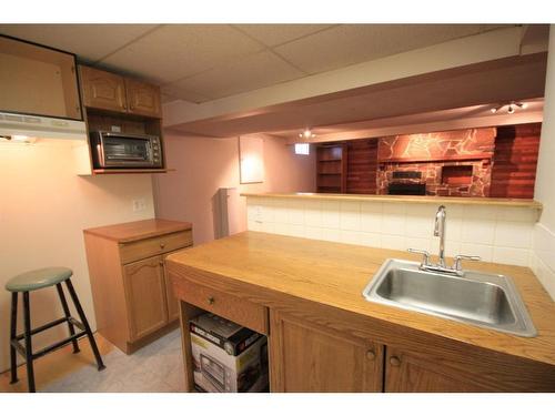 4 Midlawn Place Se, Calgary, AB - Indoor Photo Showing Kitchen