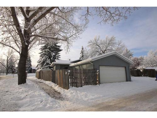 4 Midlawn Place Se, Calgary, AB - Outdoor