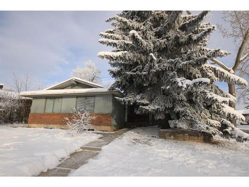 4 Midlawn Place Se, Calgary, AB - Outdoor