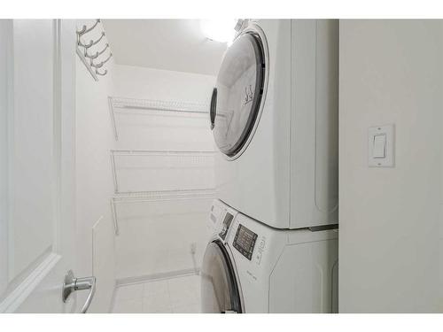 102-1108 6 Avenue Sw, Calgary, AB - Indoor Photo Showing Laundry Room