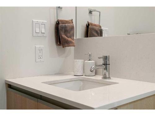 1188-2804 3 Rd Street Se, Calgary, AB - Indoor Photo Showing Kitchen