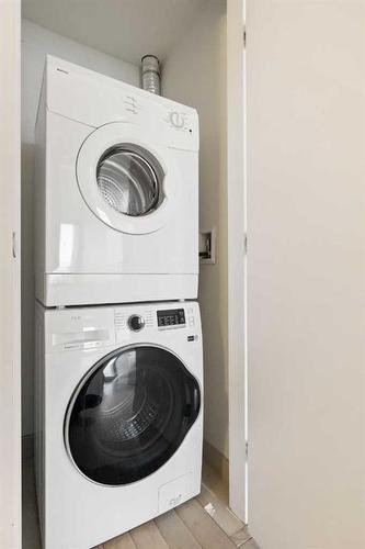 1188-2804 3 Rd Street Se, Calgary, AB - Indoor Photo Showing Laundry Room