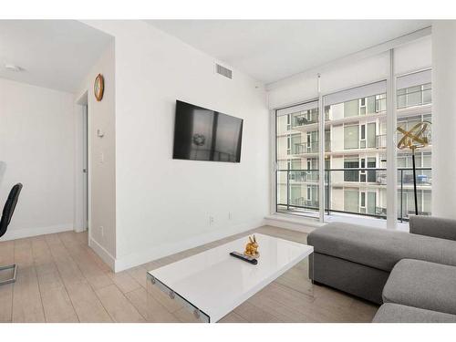 1188-2804 3 Rd Street Se, Calgary, AB - Indoor Photo Showing Living Room