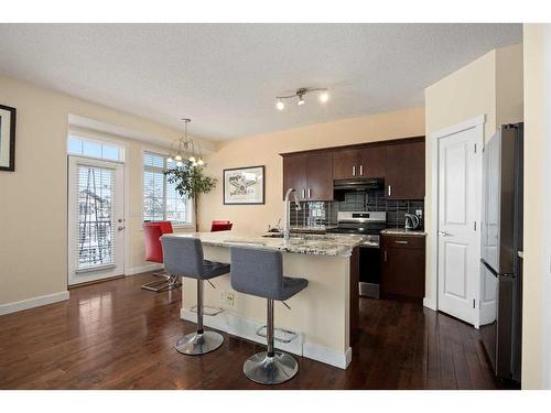 173 Rockyspring Grove Nw, Calgary, AB - Indoor Photo Showing Kitchen