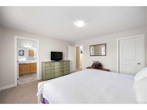 173 Rockyspring Grove Nw, Calgary, AB - Indoor Photo Showing Bedroom