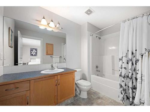 173 Rockyspring Grove Nw, Calgary, AB - Indoor Photo Showing Bathroom