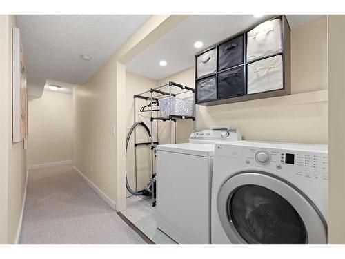 173 Rockyspring Grove Nw, Calgary, AB - Indoor Photo Showing Laundry Room