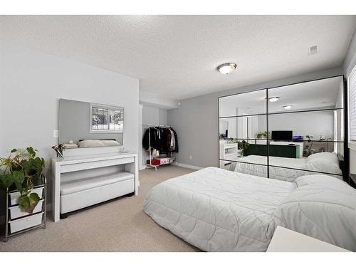 173 Rockyspring Grove Nw, Calgary, AB - Indoor Photo Showing Bedroom