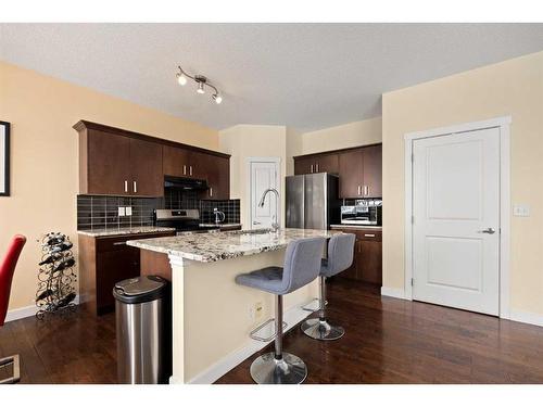 173 Rockyspring Grove Nw, Calgary, AB - Indoor Photo Showing Kitchen