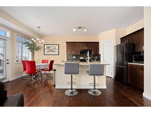 173 Rockyspring Grove Nw, Calgary, AB - Indoor Photo Showing Kitchen