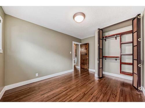 103 Waterloo Drive Sw, Calgary, AB - Indoor Photo Showing Other Room