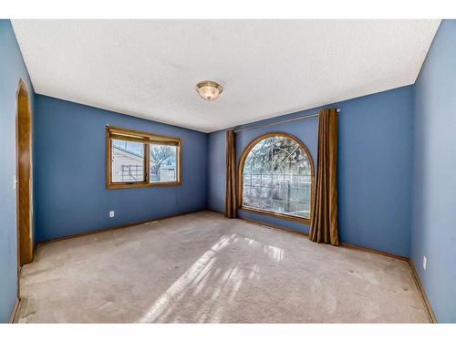 16290 Shawbrooke Drive Sw, Calgary, AB - Indoor Photo Showing Other Room