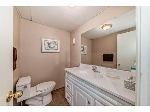 16290 Shawbrooke Drive Sw, Calgary, AB - Indoor Photo Showing Bathroom