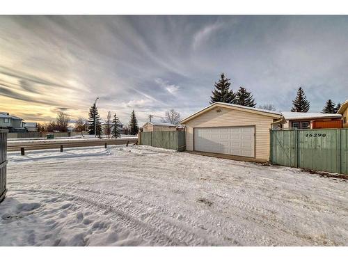 16290 Shawbrooke Drive Sw, Calgary, AB - Outdoor