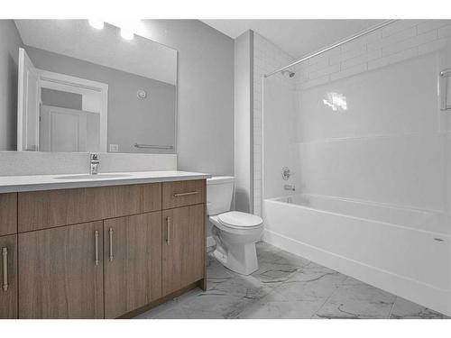 73 Herron Mews Ne, Calgary, AB - Indoor Photo Showing Bathroom