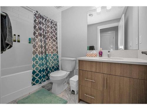 73 Herron Mews Ne, Calgary, AB - Indoor Photo Showing Bathroom