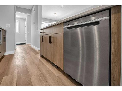 73 Herron Mews Ne, Calgary, AB - Indoor Photo Showing Kitchen