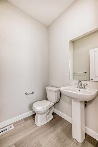 252 Savanna Terrace Ne, Calgary, AB - Indoor Photo Showing Bathroom