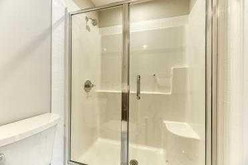 1409-111 Wolf Creek Drive Se, Calgary, AB - Indoor Photo Showing Bathroom