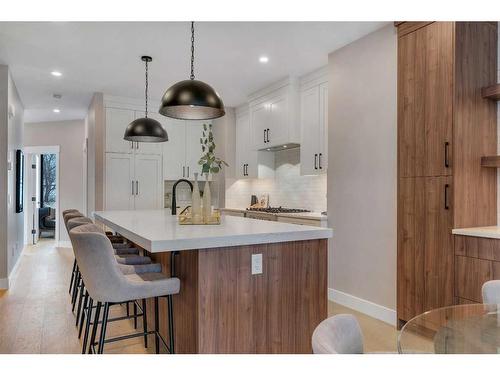 2332 Broadview Road Nw, Calgary, AB - Indoor Photo Showing Kitchen With Upgraded Kitchen