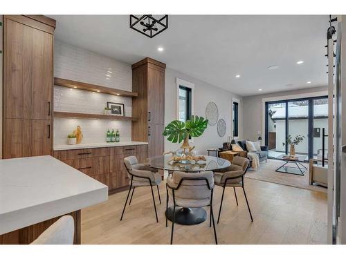 2332 Broadview Road Nw, Calgary, AB - Indoor Photo Showing Dining Room